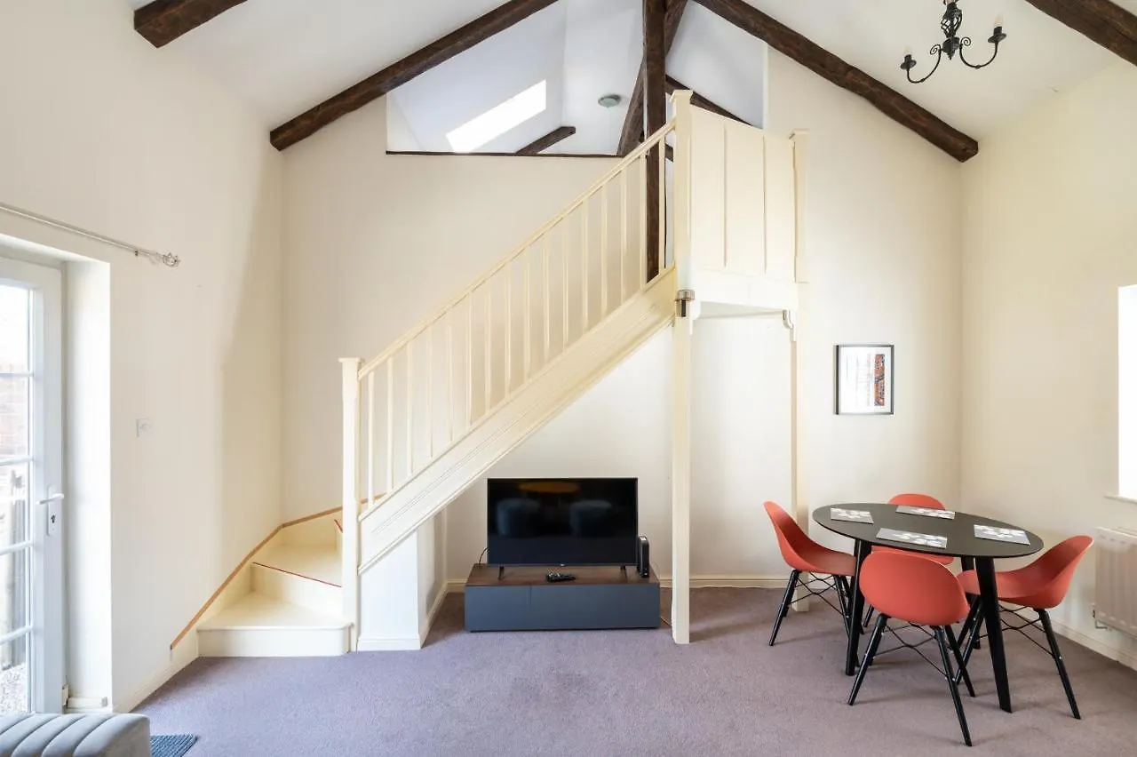 Pass The Keys Charming Cottage Near Clifton Moor York 0*,